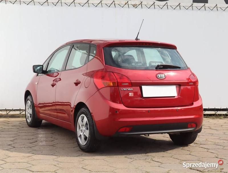 Używany Kia Venga 90 KM (66 kW) 2012 Czerwony Hatchback