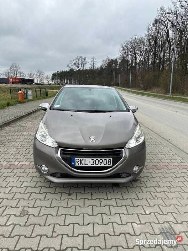 Używany 2013 Peugeot 208 Hatchback | 25 000 zł - Obraz 1/4