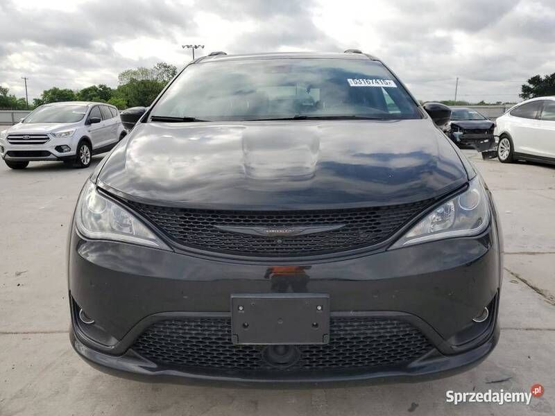 Używany 2020 Chrysler Pacifica Touring SUV | 40 000 zł - Obraz 1/4
