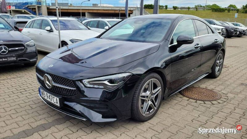 Czarny Używany 2024 Mercedes CLA180 Sedan/Limuzyna | 142 803 zł (Uczciwa cena) - Obraz 1/4