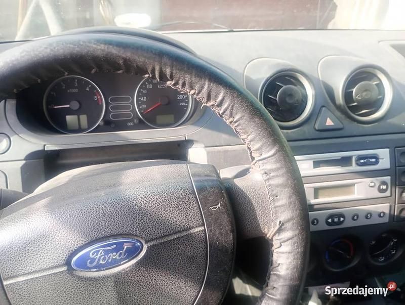 Używany Ford Fiesta 2003 Biały Hatchback