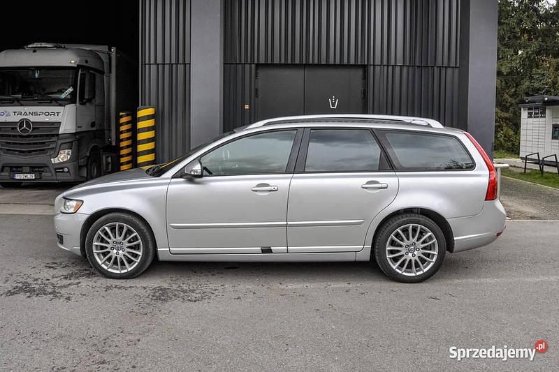 Używany 2009 Volvo V50 Kombi | 11 500 zł (Uczciwa cena) - Obraz 1/4