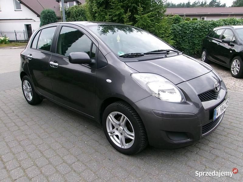 Grafitowy Używany 2011 Toyota Yaris Hatchback | 15 500 zł - Obraz 1/4