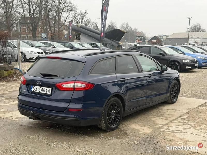 Używany Ford Mondeo 2015 Granatowy Kombi