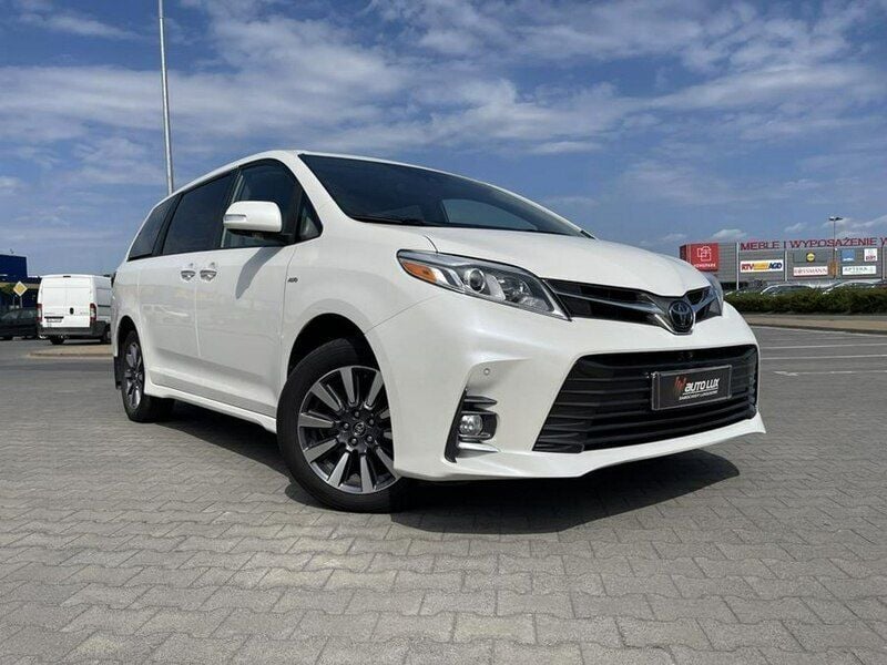 Biały Używany 2020 Toyota Sienna Limited Minivan | 173 700 zł - Obraz 1/4