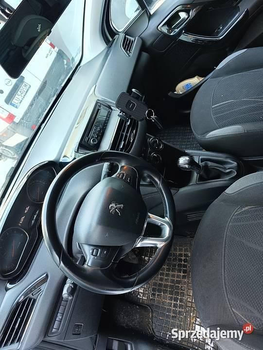 Używany Peugeot 208 2012 Biały Hatchback