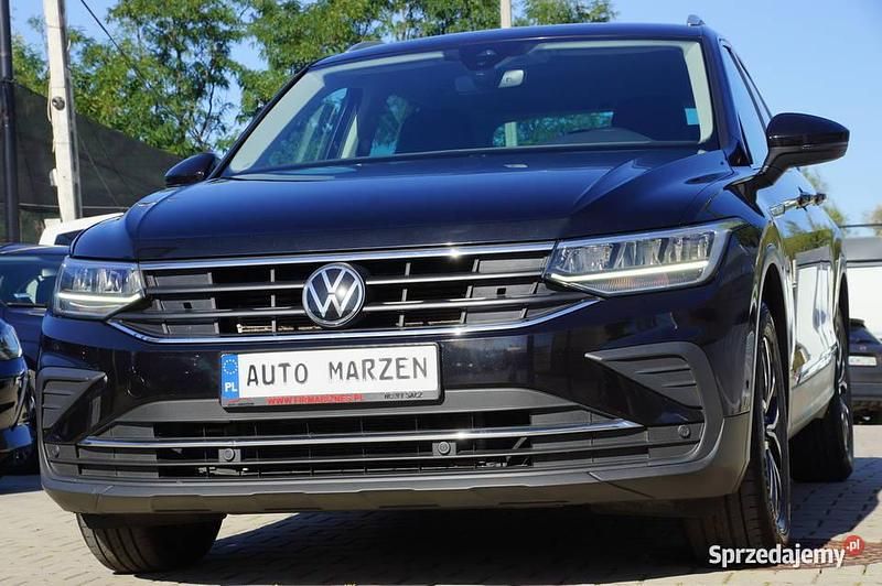 Czarny Używany 2022 VW Tiguan SUV | 97 700 zł - Obraz 1/4