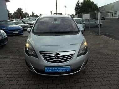 Srebrny Używany 2012 Opel Meriva Minivan | 23 700 zł (Drogi) - Obraz 1/4
