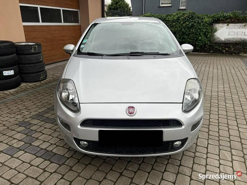 Srebrny Używany 2015 Fiat Punto Hatchback | 21 900 zł (Uczciwa cena) - Obraz 1/4