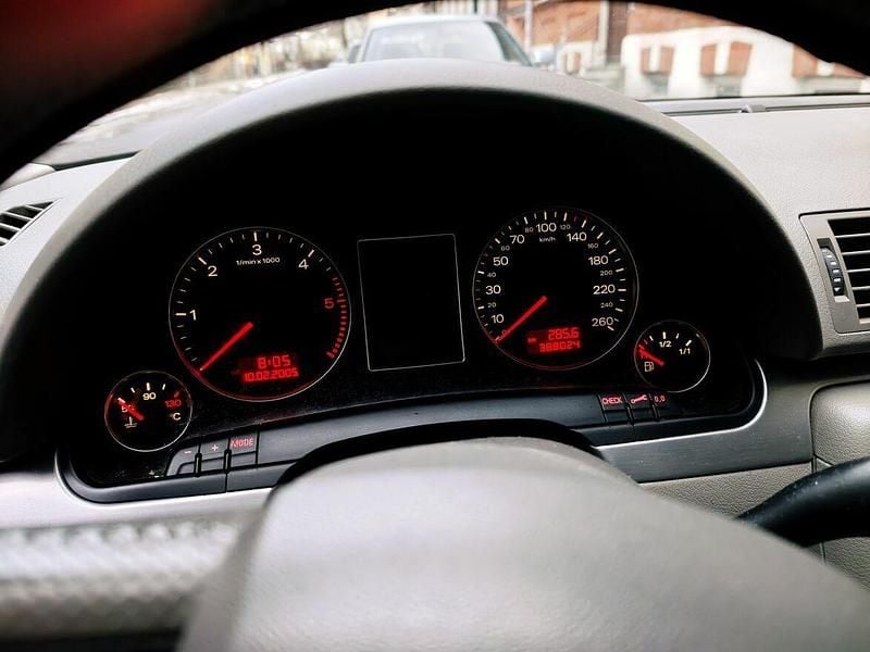 Używany Audi A4 140 KM (102 kW) 2005 Niebieski Kombi