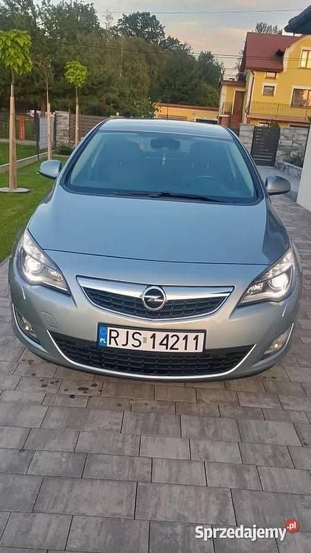 Niebieski Używany 2011 Opel Astra | 20 000 zł (Uczciwa cena) - Obraz 1/4