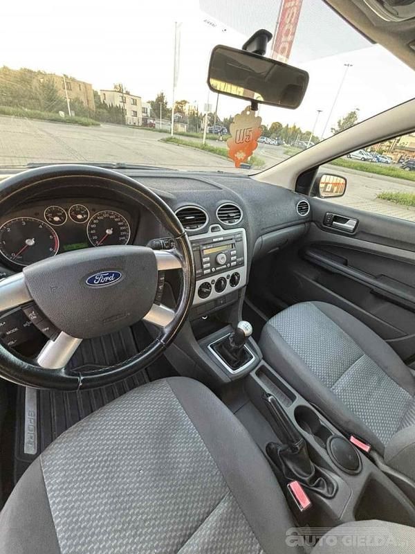 Srebrny Używany 2005 Ford Focus Hatchback | 4500 zł (Uczciwa cena) - Obraz 1/4