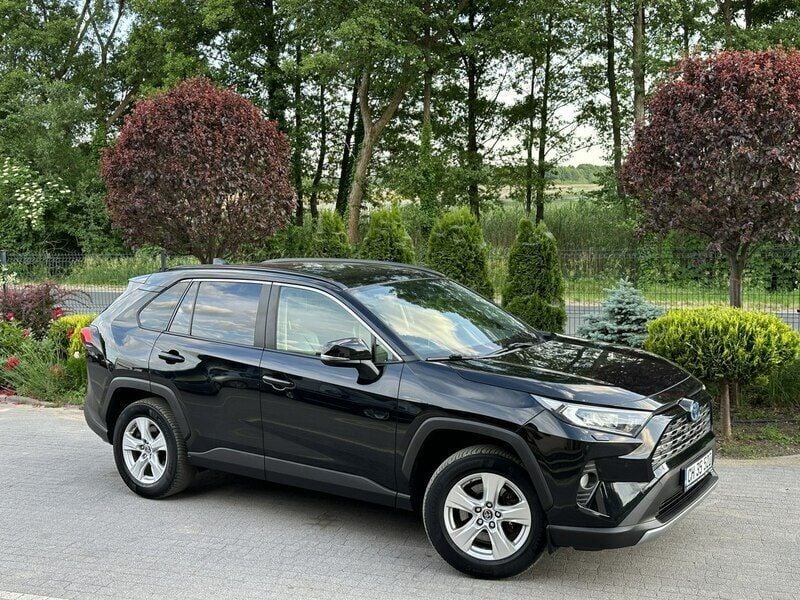 Używany Toyota RAV4 Hybrid 218 KM (160 kW) 2019 Czarny (metalik, perła) SUV