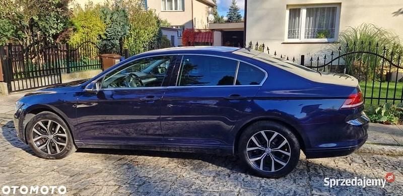 Granatowy Używany 2016 VW Passat Comfortline Sedan/Limuzyna | 59 900 zł (Uczciwa cena) - Obraz 1/4