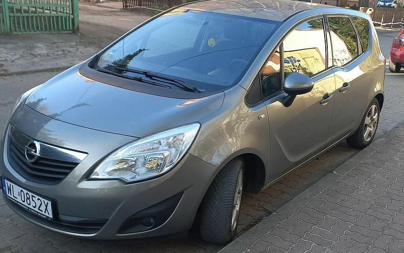 Inny kolor Używany 2010 Opel Meriva Minivan | 17 300 zł (Uczciwa cena) - Obraz 1/4