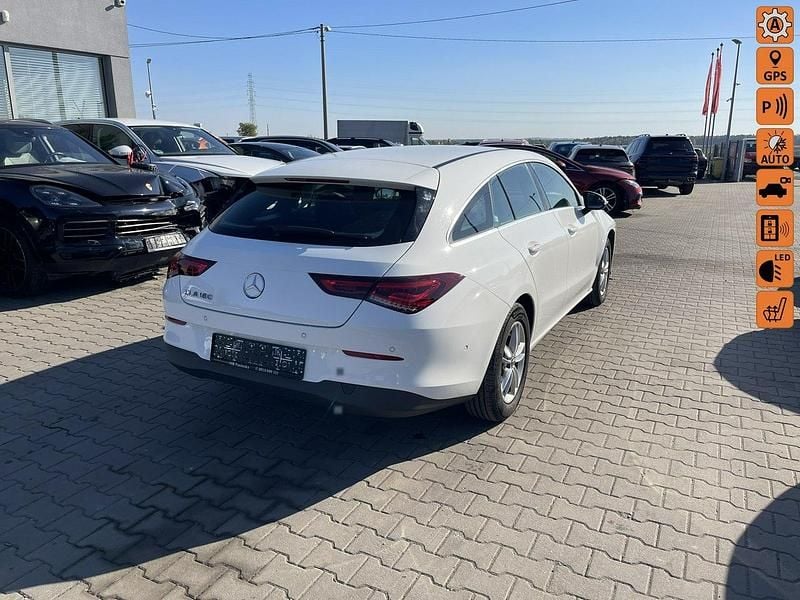 Biały Używany 2021 Mercedes CLA180 Sedan/Limuzyna | 52 900 zł - Obraz 1/4