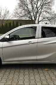 Używany Opel Karl 75 KM (55 kW) 2016 Srebrny (metalik) Hatchback