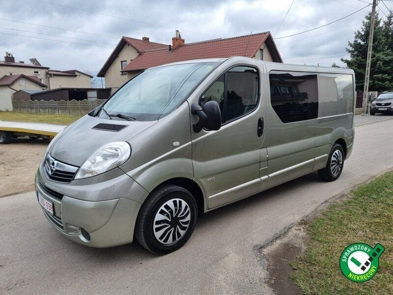 Srebrny Używany 2014 Opel Vivaro Van | 47 800 zł (Uczciwa cena) - Obraz 1/4