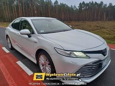 Używany Toyota Camry 218 KM (160 kW) 2019 Biały Sedan/Limuzyna