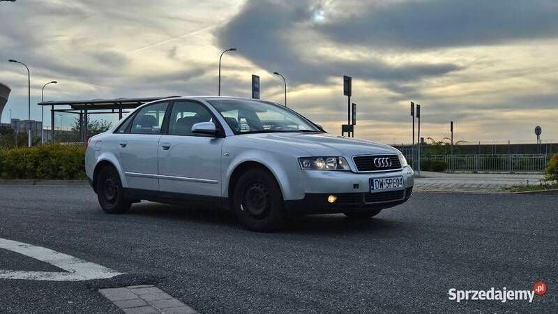 Używany Audi A4 2003 Srebrny Sedan/Limuzyna