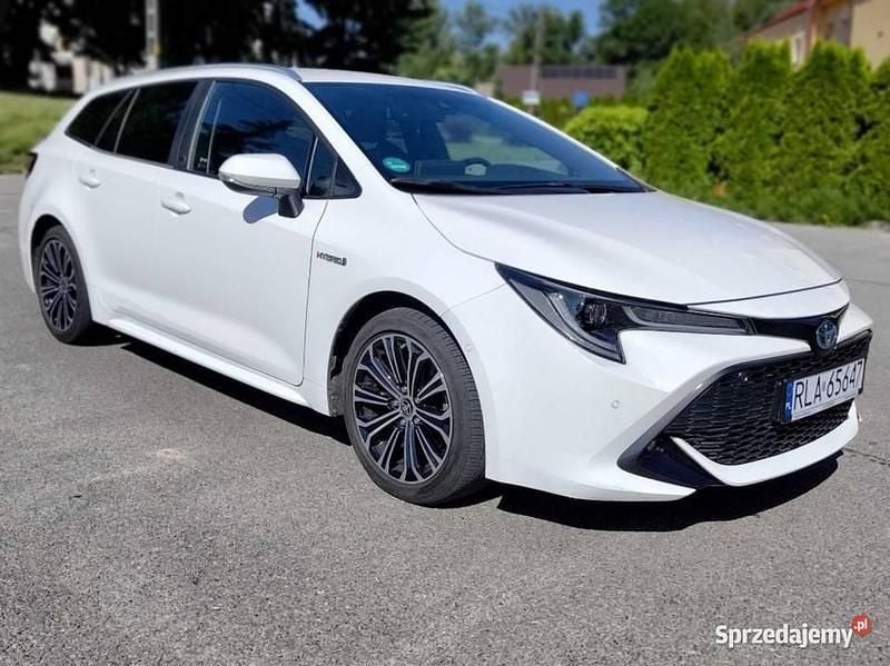 Biały Używany 2021 Toyota Corolla Kombi | 87 900 zł - Obraz 1/4