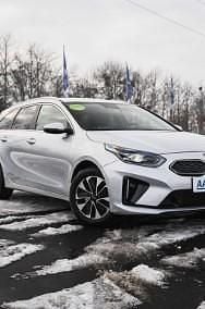 Używany Kia Ceed 141 KM (103 kW) 2021 Srebrny Hatchback