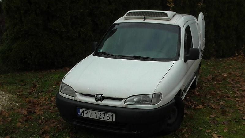 Biały Używany 2002 Peugeot Partner Van | 4600 zł (Uczciwa cena) - Obraz 1/4