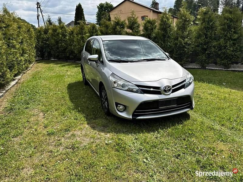 Biały Używany 2014 Toyota Verso Minivan | 21 500 zł (Dobra cena) - Obraz 1/4