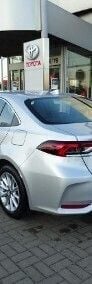 Używany Toyota Corolla Comfort 132 KM (97 kW) 2019 Srebrny Sedan/Limuzyna