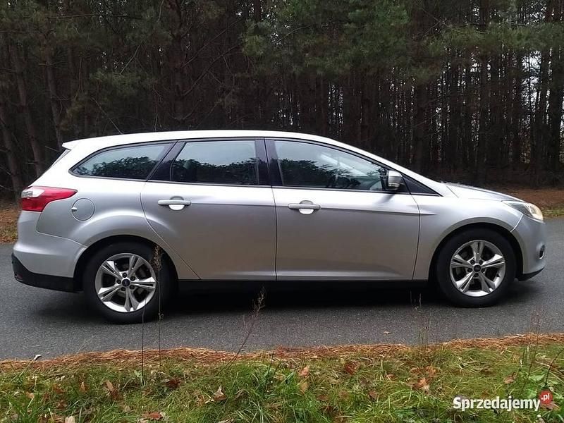 Używany Ford Focus 2011 Srebrny Kombi