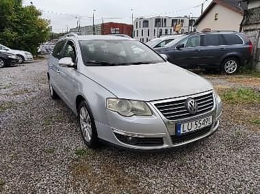 Srebrny Używany 2005 VW Passat Highline Kombi | 11 500 zł (Dość drogi) - Obraz 1/4