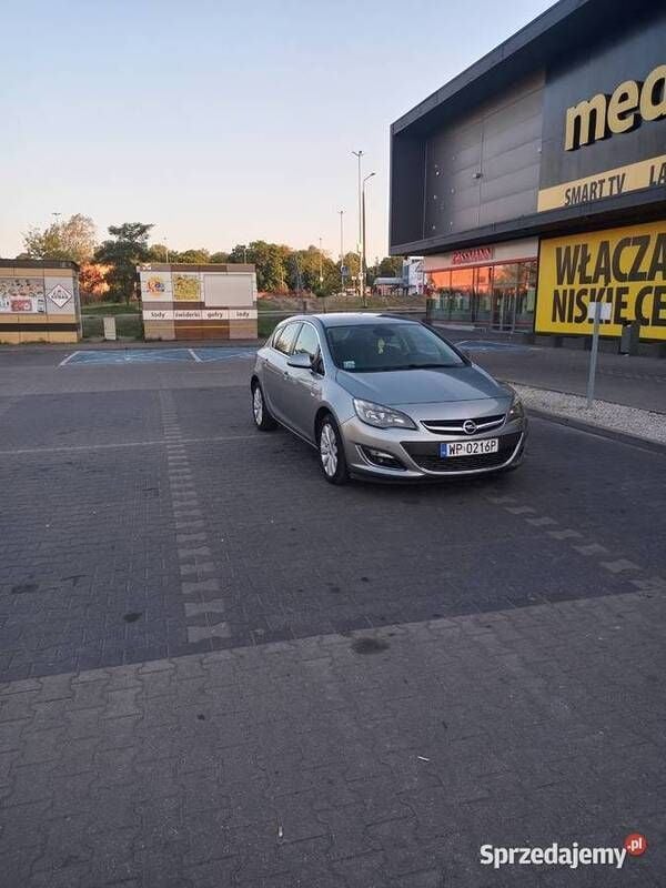 Używany 2015 Opel Astra Cosmo | 31 900 zł (Uczciwa cena) - Obraz 1/4