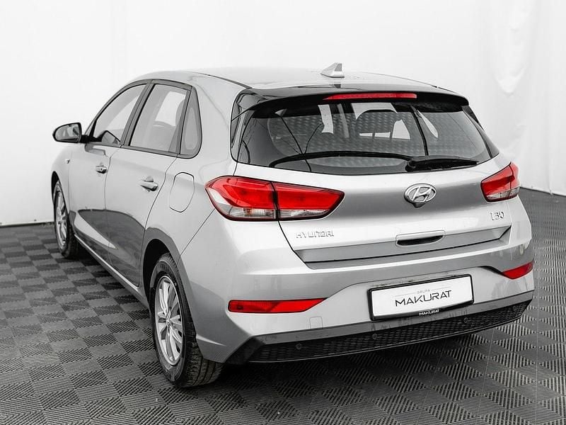Używany Hyundai i30 110 KM (80 kW) 2022 Srebrny (metalik) Hatchback