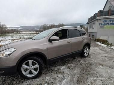 Beżowy (metalik) Używany 2012 Nissan Qashqai +2 SUV | 28 900 zł (Uczciwa cena) - Obraz 1/4