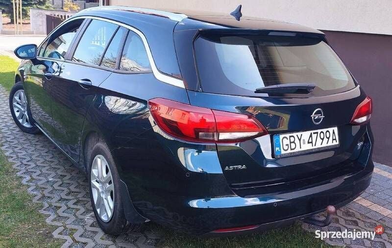 Używany Opel Astra 2016 Zielony Sedan/Limuzyna