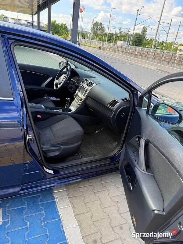 Używany Toyota Avensis 2012