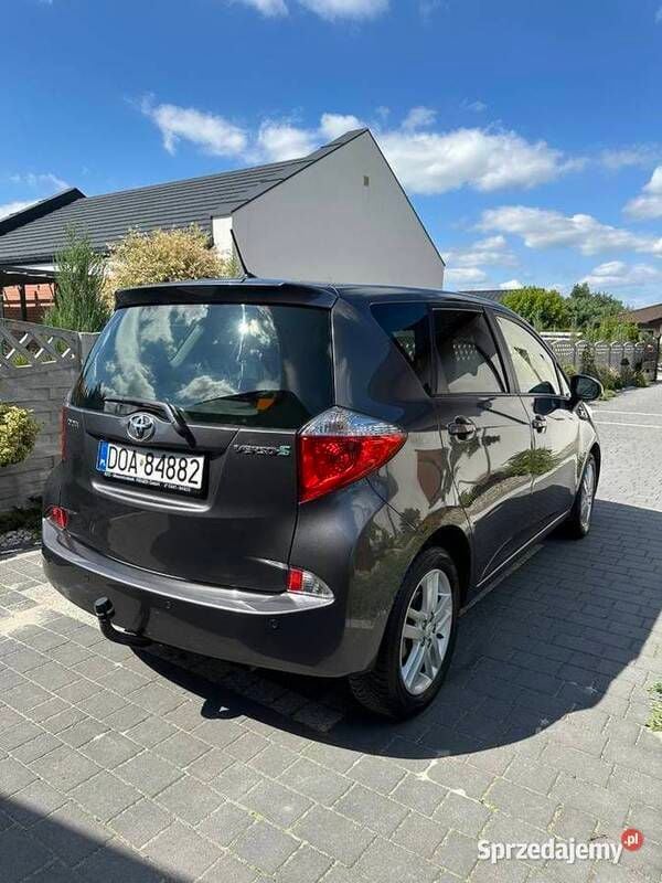 Używany Toyota Verso-S 2013 Minivan