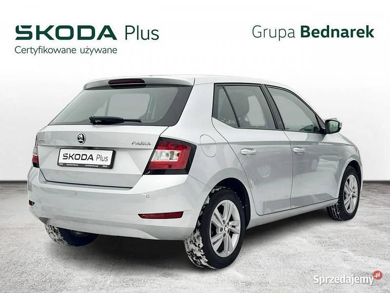 Używany Skoda Fabia 2018 Srebrny Hatchback