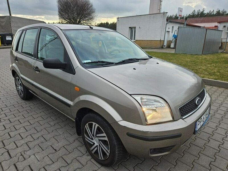 Używany Ford Fusion 80 KM (58 kW) 2004 Beżowy (metalik) Sedan/Limuzyna