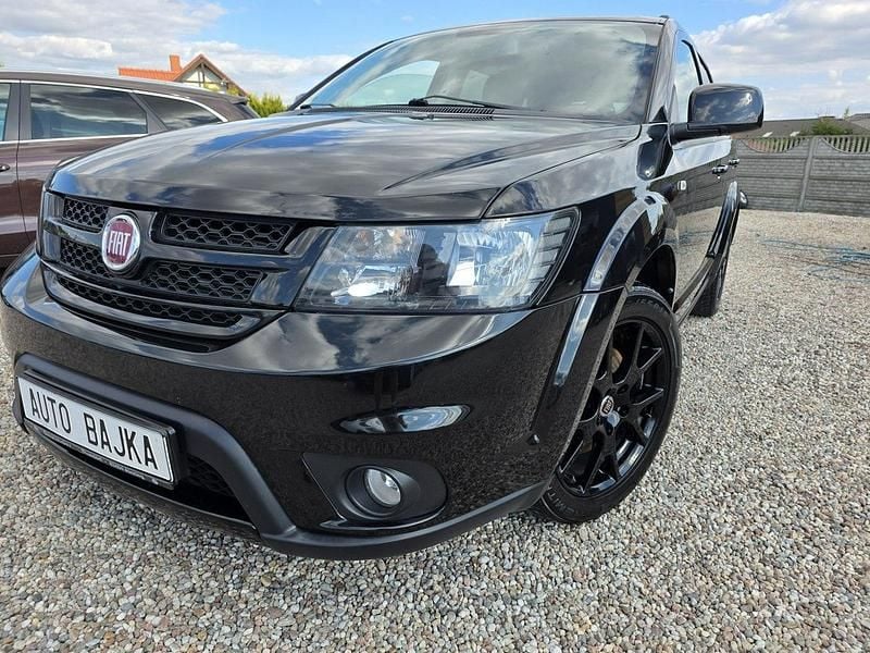 Czarny (metalik) Używany 2014 Fiat Freemont SUV | 41 900 zł (Uczciwa cena) - Obraz 1/4