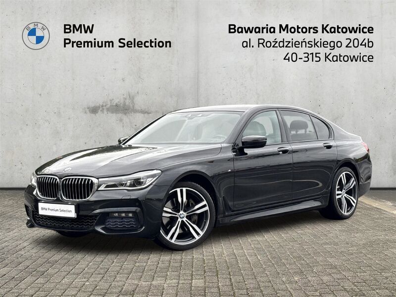 Black sapphire metallic metalizowany Używany 2017 BMW 730 Shadowline Sedan/Limuzyna | 154 900 zł (Drogi) - Obraz 1/3