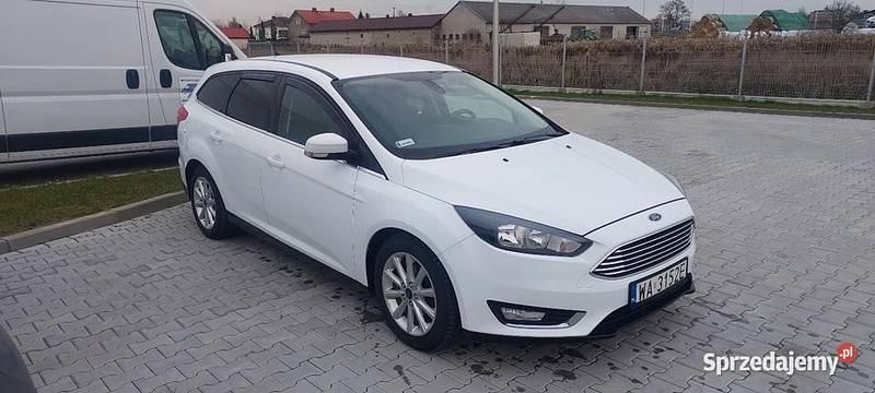 Biały Używany 2015 Ford Focus Titanium Kombi | 28 000 zł (Uczciwa cena) - Obraz 1/4
