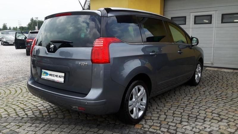 Używany Peugeot 5008 156 KM (114 kW) 2012 Szary metalik Minivan