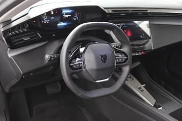 Używany Peugeot 308 Allure 130 KM (95 kW) 2024 Szary