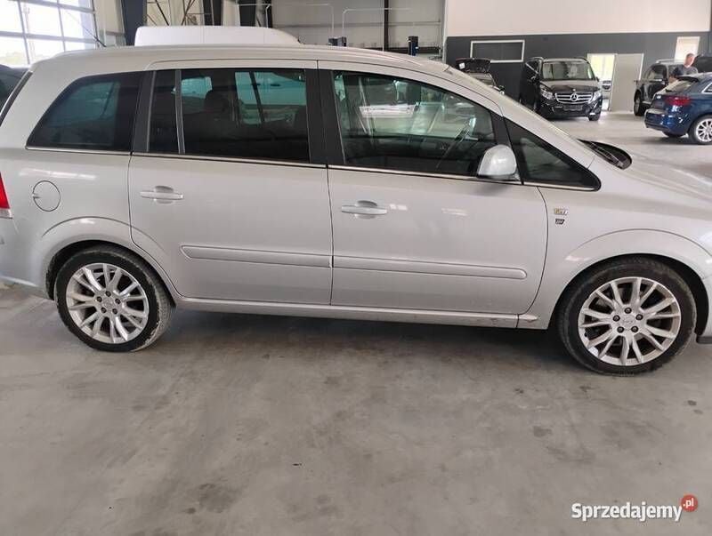 Używany 2010 Opel Zafira Minivan | 19 000 zł (Dość drogi) - Obraz 1/4