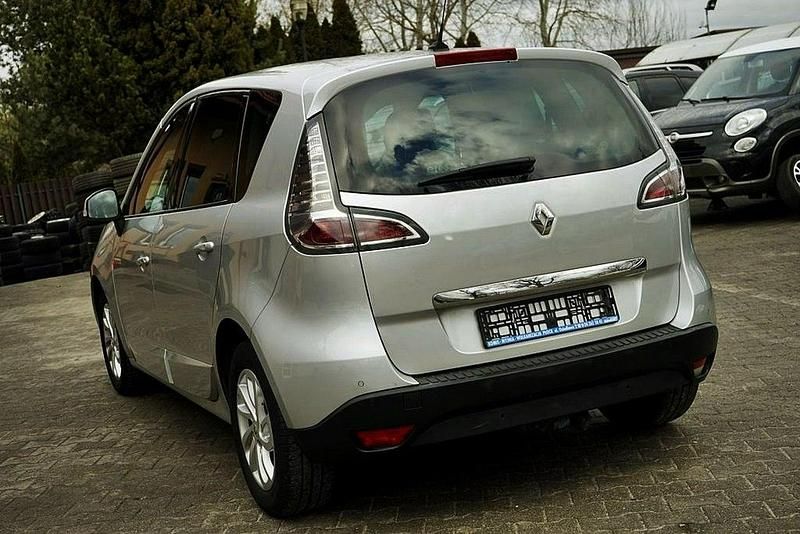 Używany Renault Scénic III 130 KM (95 kW) 2012 Srebrny (metalik) Minivan