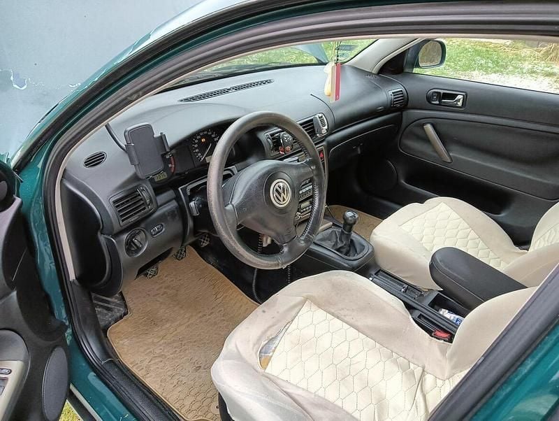 Używany VW Passat 1997 Zielony Sedan/Limuzyna