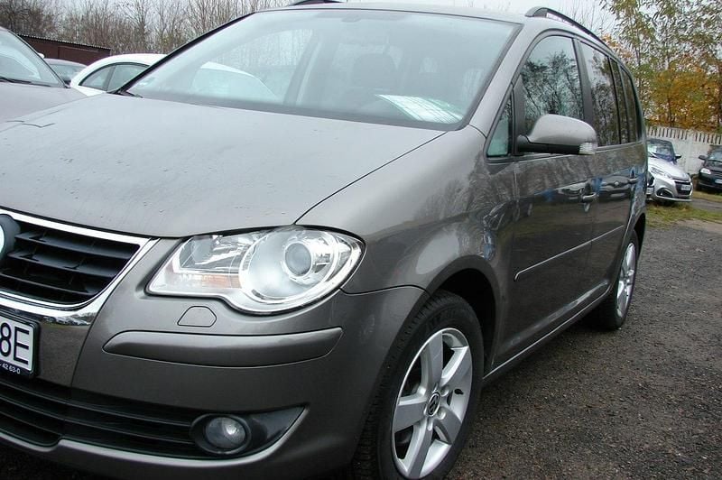 Używany VW Touran 102 KM (75 kW) 2008 Szary Minivan