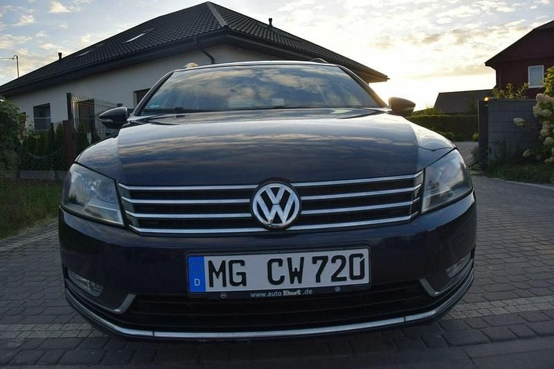 Używany VW Passat 140 KM (102 kW) 2012 Granatowy Kombi