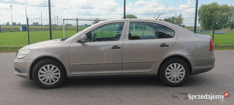 Używany Skoda Octavia 2009 Beżowy Sedan/Limuzyna